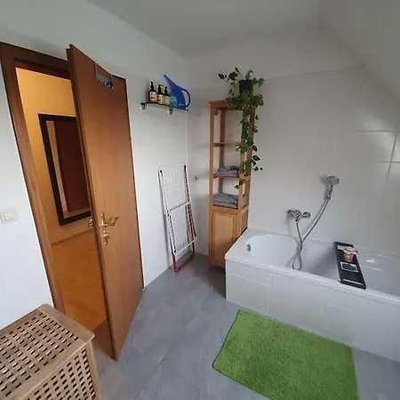 Familienfreundliches Dachgeschoss-apartment Am Stadtrand Von * Leipzig